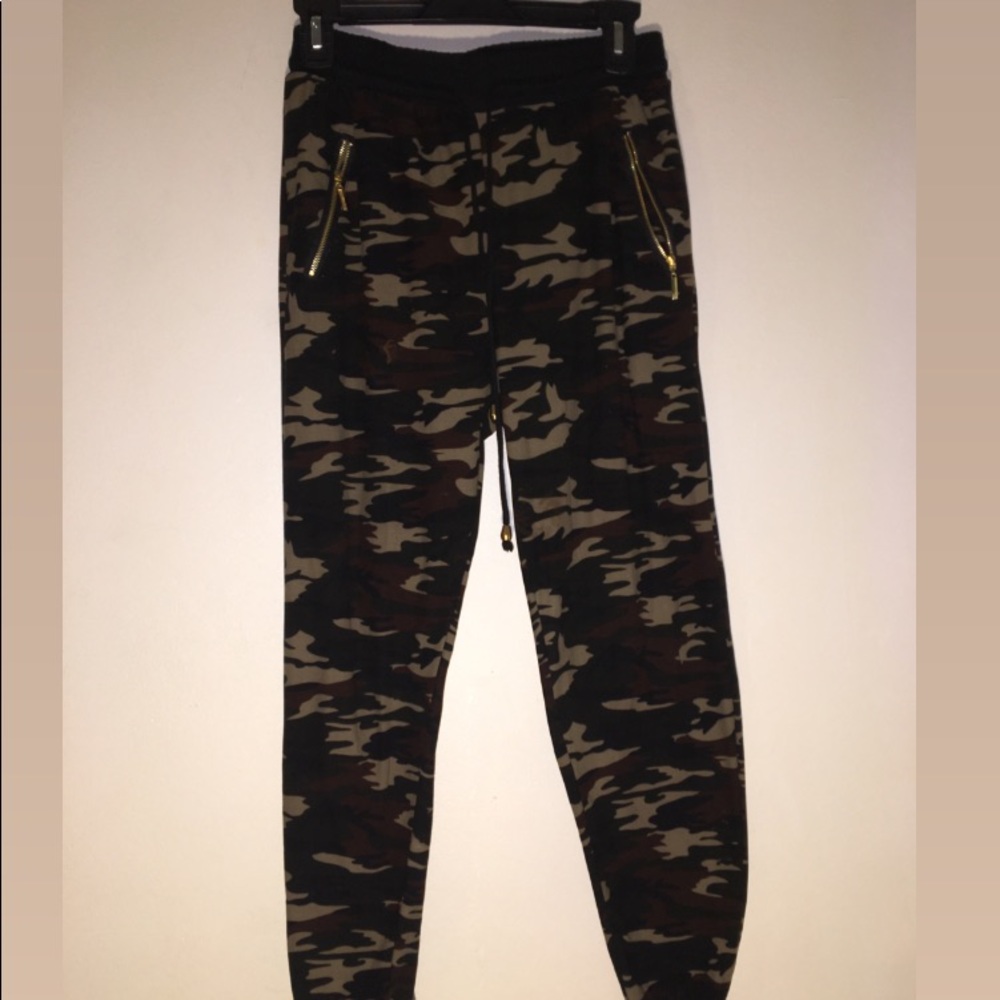 CAMO SWEATPANTS